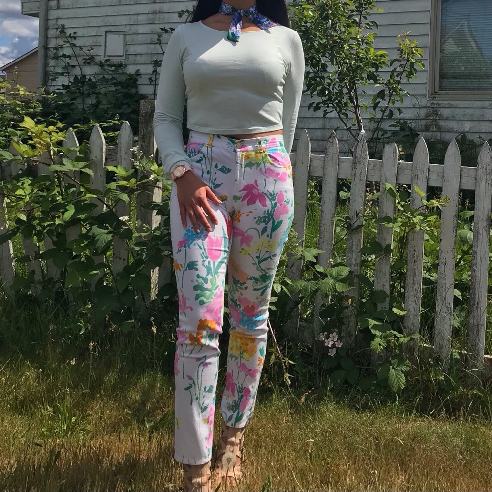 WHITE MULTICOLOR FLORAL MID-RISE PANTS JEGGINGS